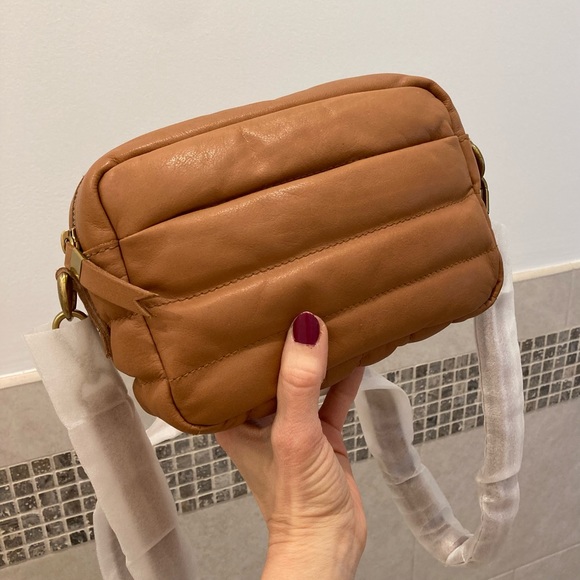 Madewell Camera Crossbody Bag - Picture 5 of 6